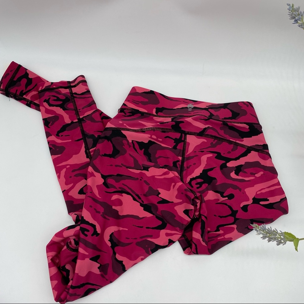 Human Performance Engineering Pink Camouflage Leg… - image 4